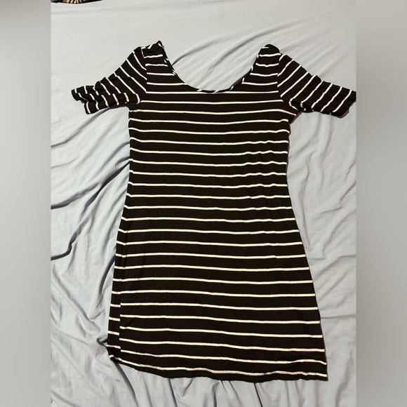 Smart Set Dresses & Skirts - Smart Set Black and White Striped Mini Dress size xl